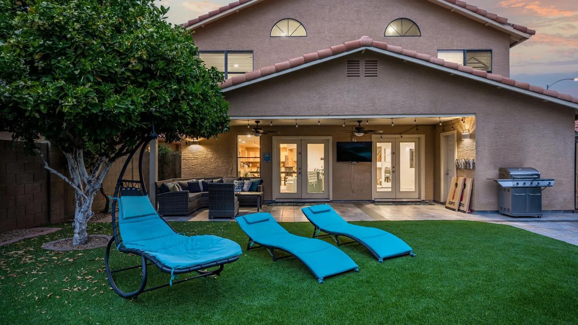 Reel Fun Centrally Located W Movie Room Pool Hot Tub Phoenix Holiday home